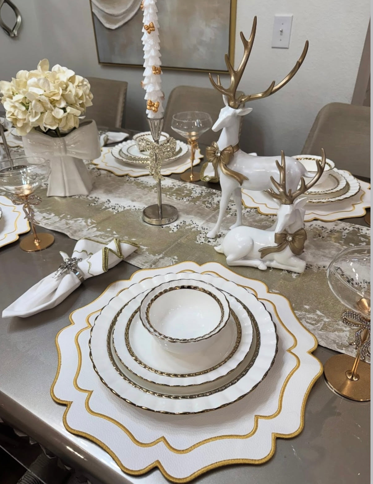 Vista Ivory Wavy Faux Leather Placemat