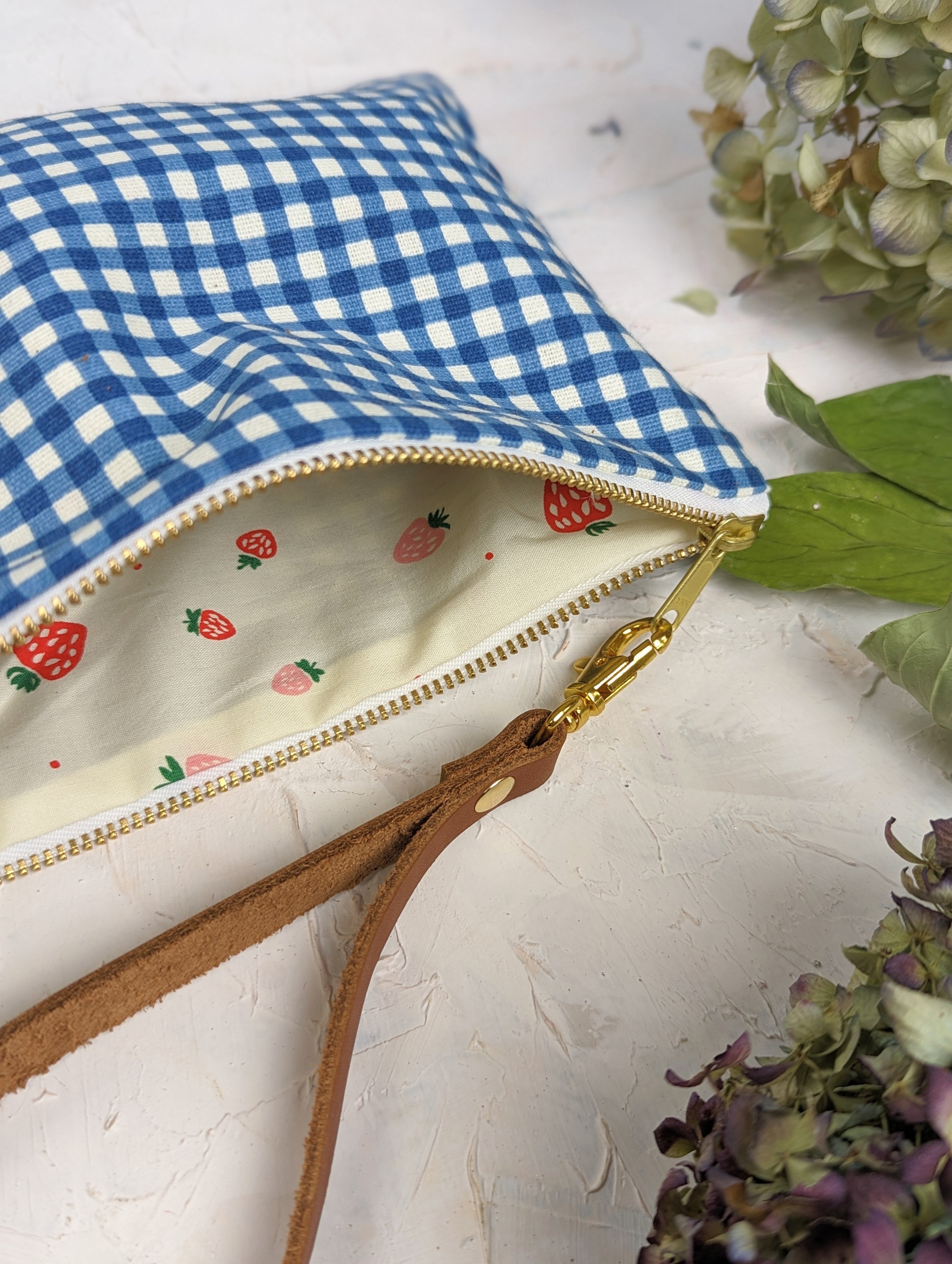 Italian Picnic Wristlet Purse