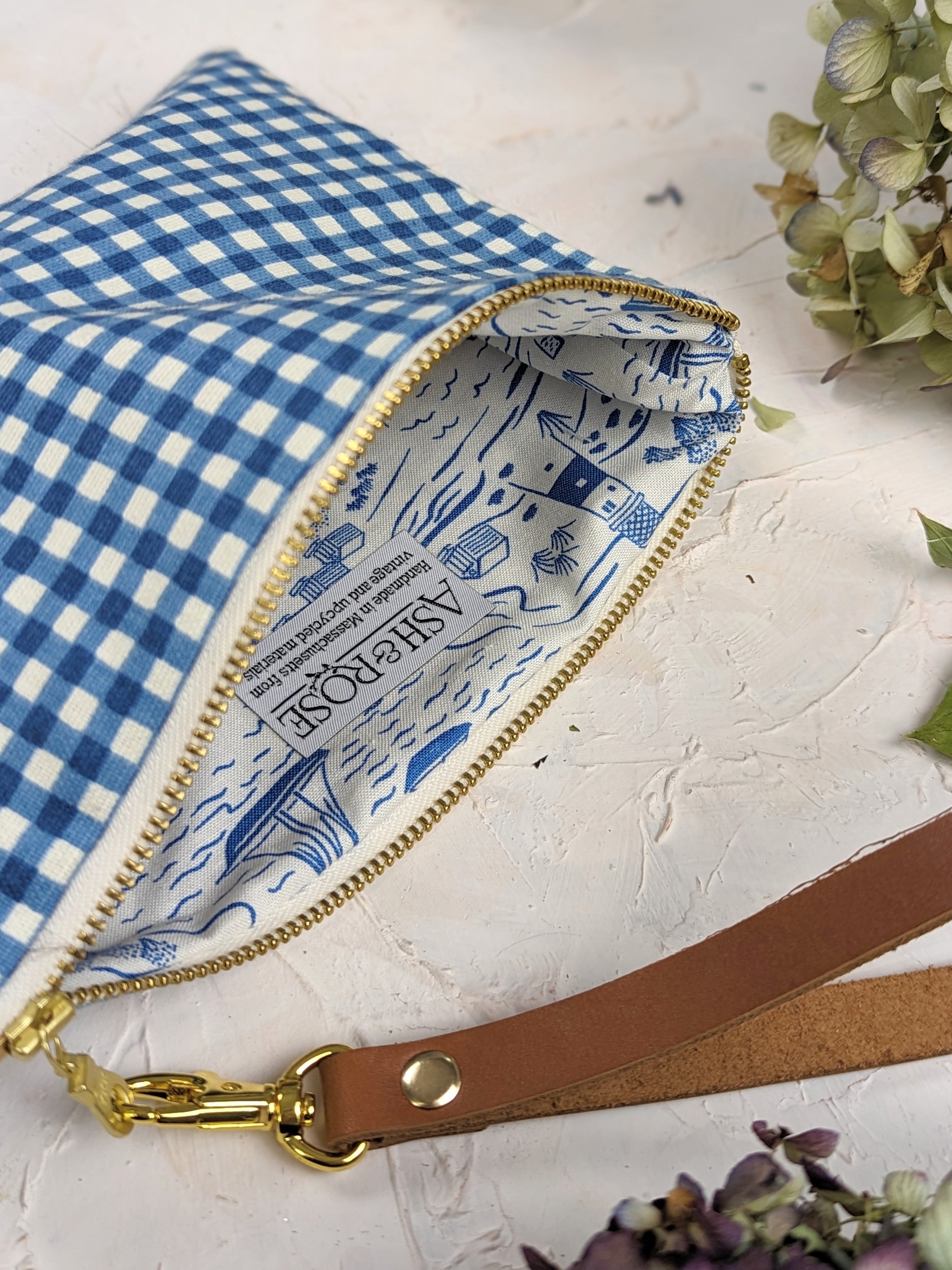 Italian Picnic Wristlet Purse