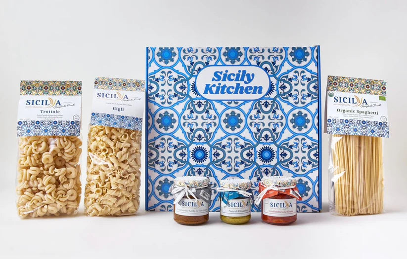 The Trio Gift Box – Sicilian Pasta and Sauce Sampler with Oven Mitt & Napkin